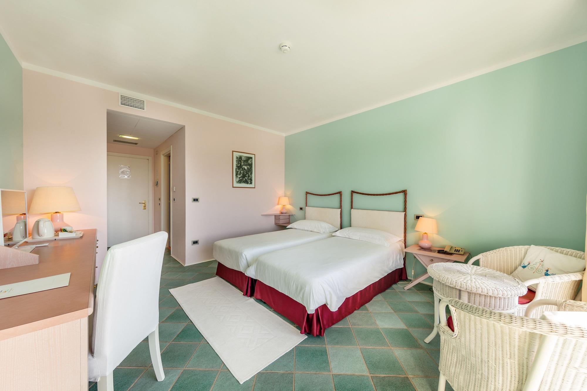 Hotel Luna Lughente Olbia Exterior photo